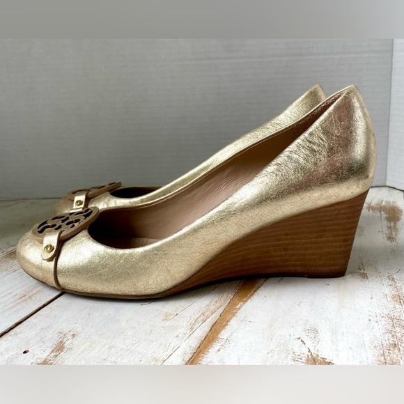 TORY BURCH Gold Metallic Leather Wedges Mini Miller heels Women's Sz 8.5 EUC - Picture 13 of 15